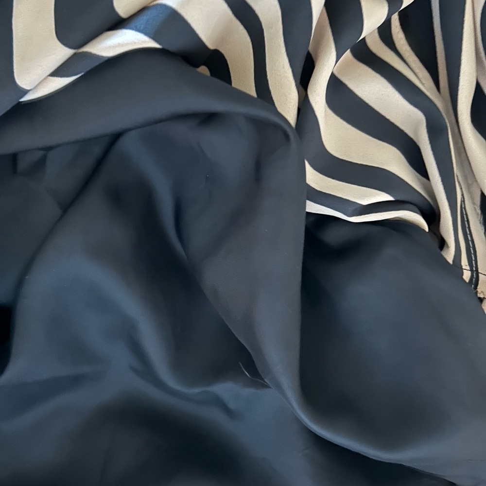Tahari Arthur S. Levine Dress - Picture 6 of 9